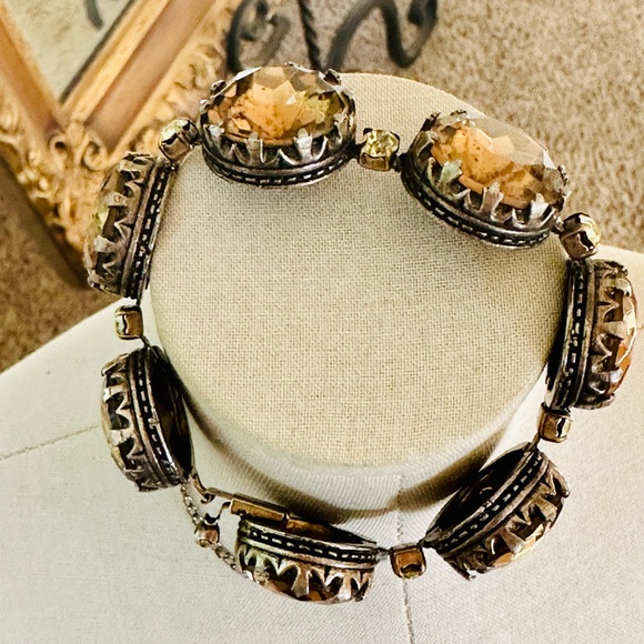 RARE Vintage Unsigned Schiaparelli Bracelet - Picture 15 of 17